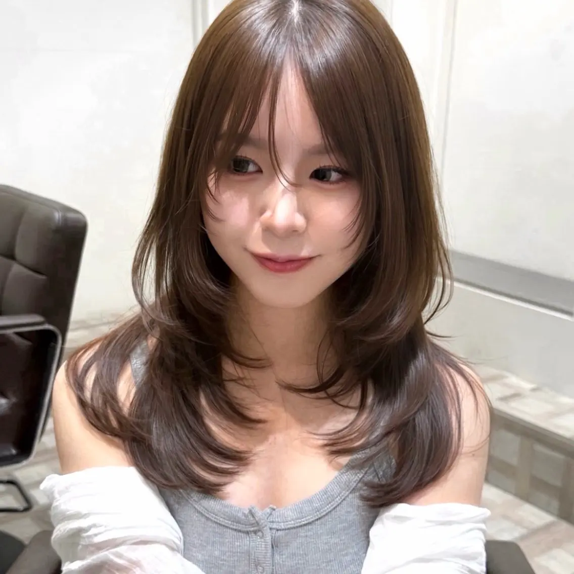 セミロング カラー ベージュカラー 透明感カラー レイヤーカット カット ヘアカラー トリートメント レイヤー×髪質改善 🌀渋谷 KANAのヘアスタイル