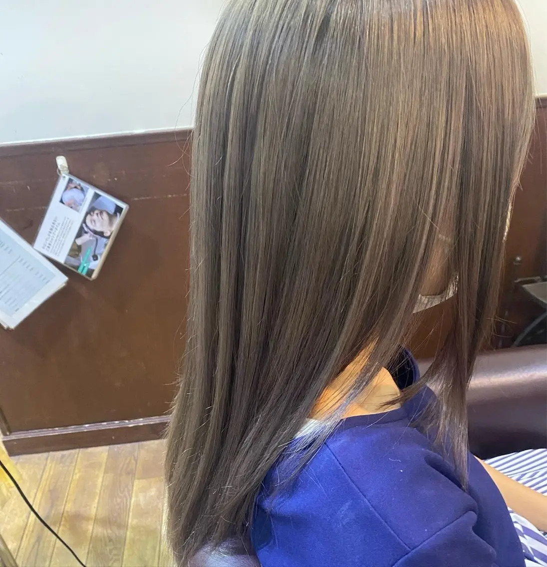 カラー 岩本 紋音のヘアスタイル