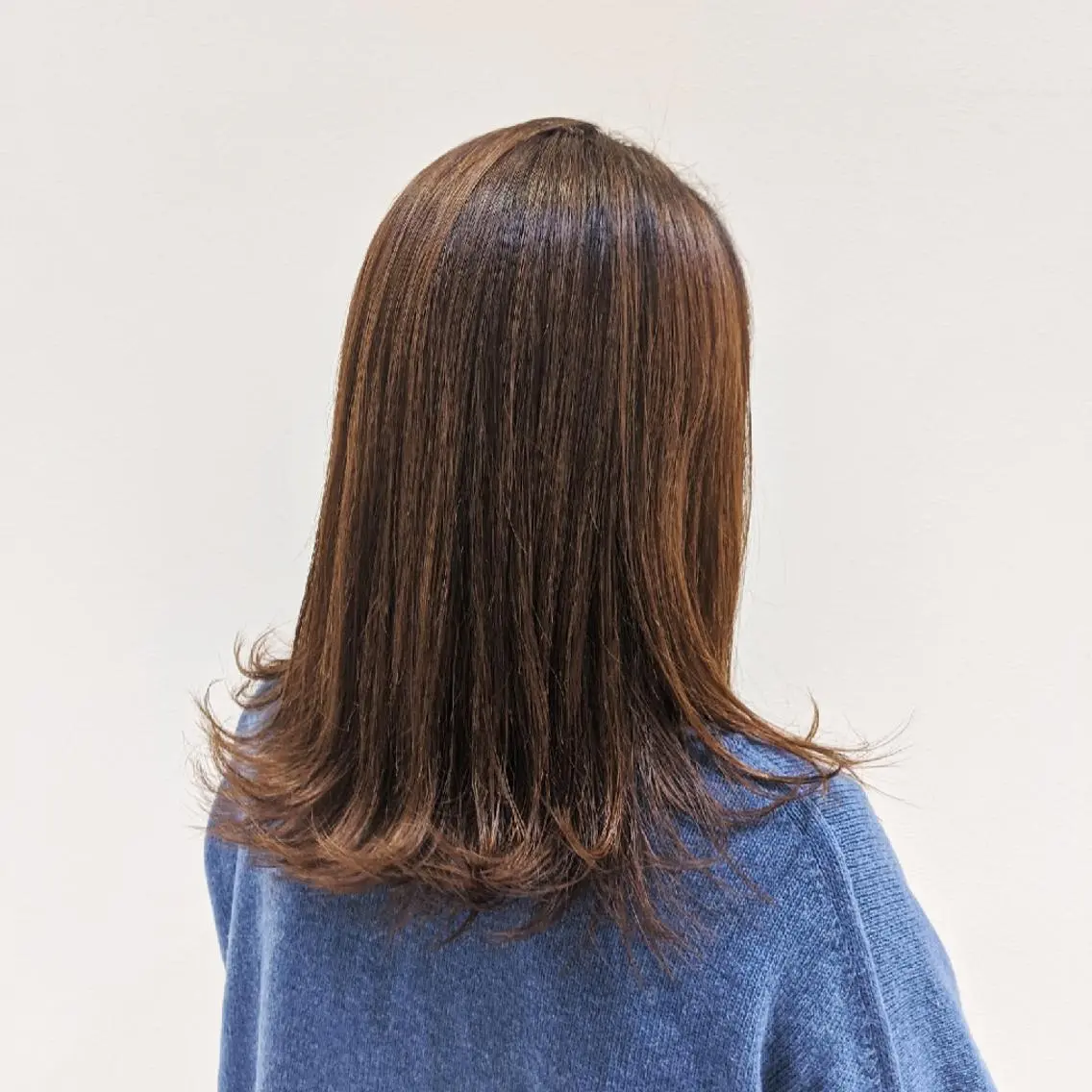 ミディアム カラー 外ハネヘア 浜田りほ Luxbe 博多バスターミナルのヘアスタイル