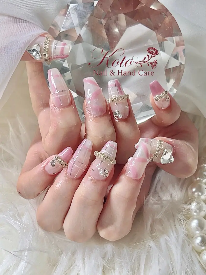 ネイル 長さ出し ジェルネイル 持ち込み ニュアンスネイル 赤色 ハンドネイル Nail Salon KOTOのネイルデザイン