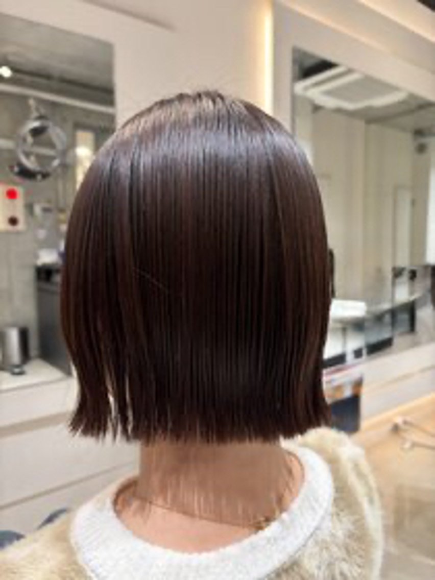ショート カラー ブラウンカラー ダークブラウン ヘアカラー 岡本 和未のヘアスタイル