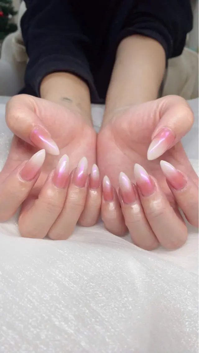 ネイル フレンチネイル グラデーション キラキラネイル 韓国ネイル マグネットネイル ハンドネイル ハンドケア Hara Nail 【持ち込みOK】のネイルデザイン