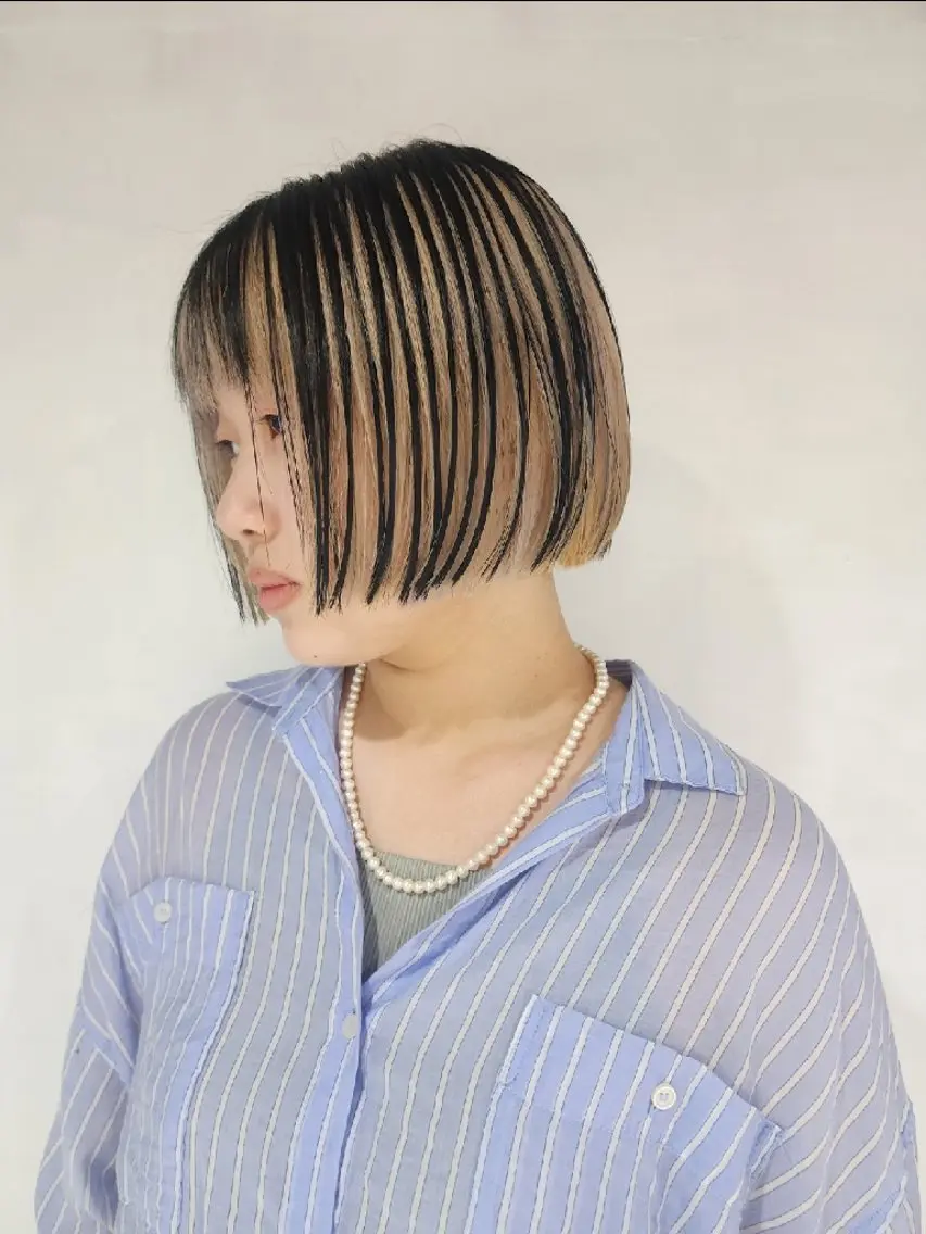ショート カラー 切りっぱなしボブ ベージュカラー ブリーチ ホワイトベージュ ボブ ハイトーン/ブリーチ /デザインカラーのヘアスタイル