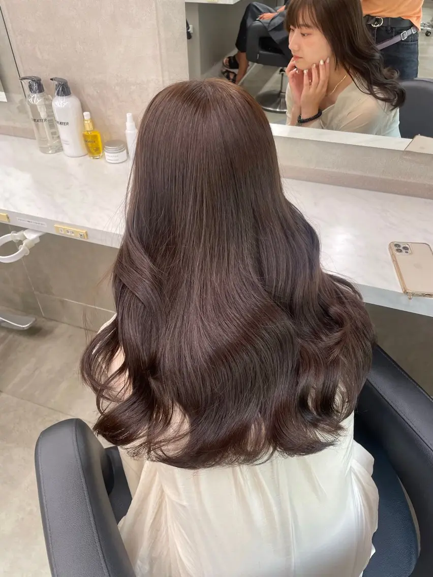 セミロング カラー 抜け感レイヤー︴ ニュアンスカラーのヘアスタイル
