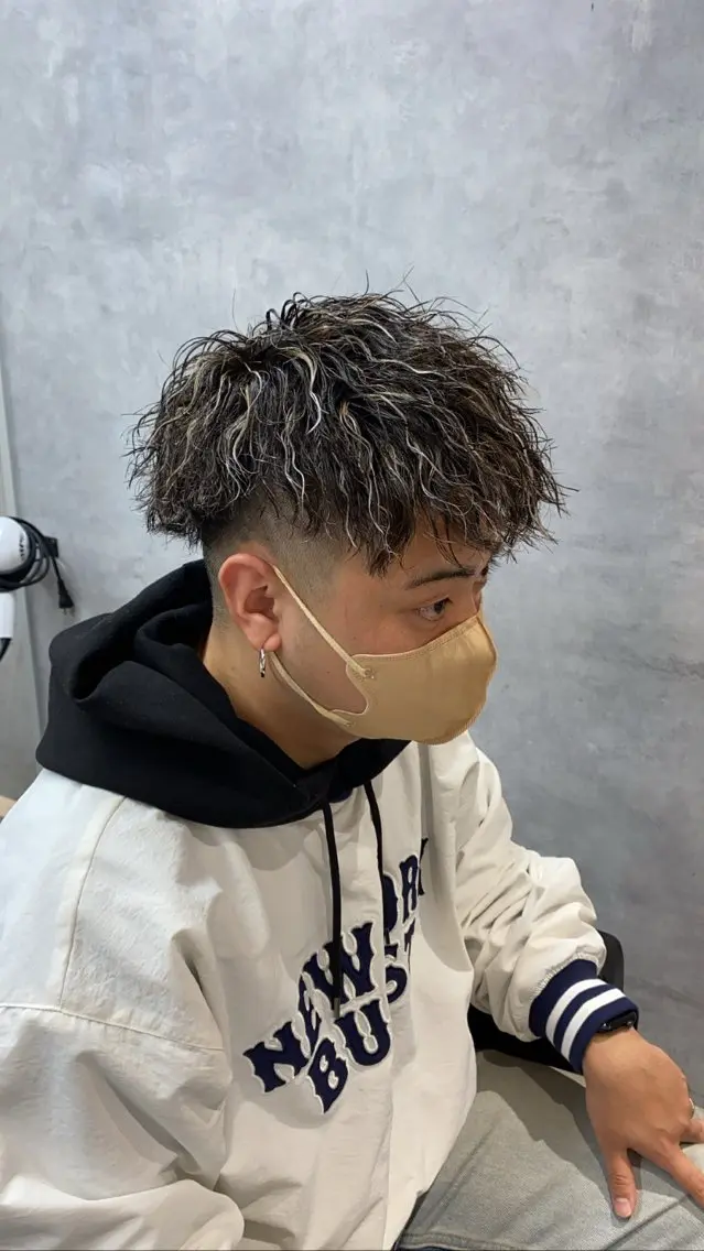 🔴【ご新規様限定】メンズカット+メッシュorハイライトカラー。パーマとの相性も抜群です!🔥(バレイヤージュ不可)の写真