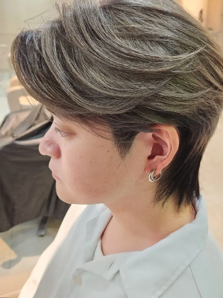 メンズ カラー ショート メンズブリーチ ブリーチ シルバー ヘアカラー トリートメント 浦川 敬太のヘアスタイル