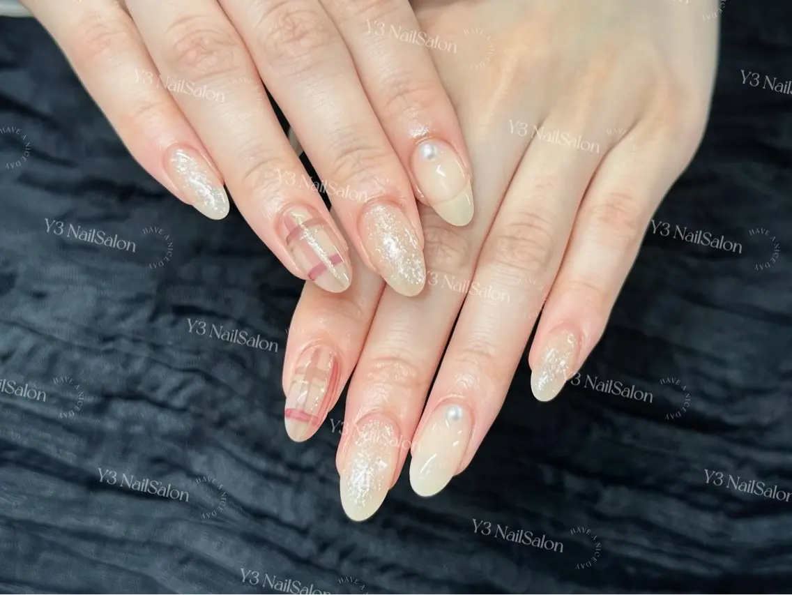 ネイル ガーリー キラキラネイル ラメ(グリッター) 持ち込み ハンドネイル Y3 NailSalonのネイルデザイン