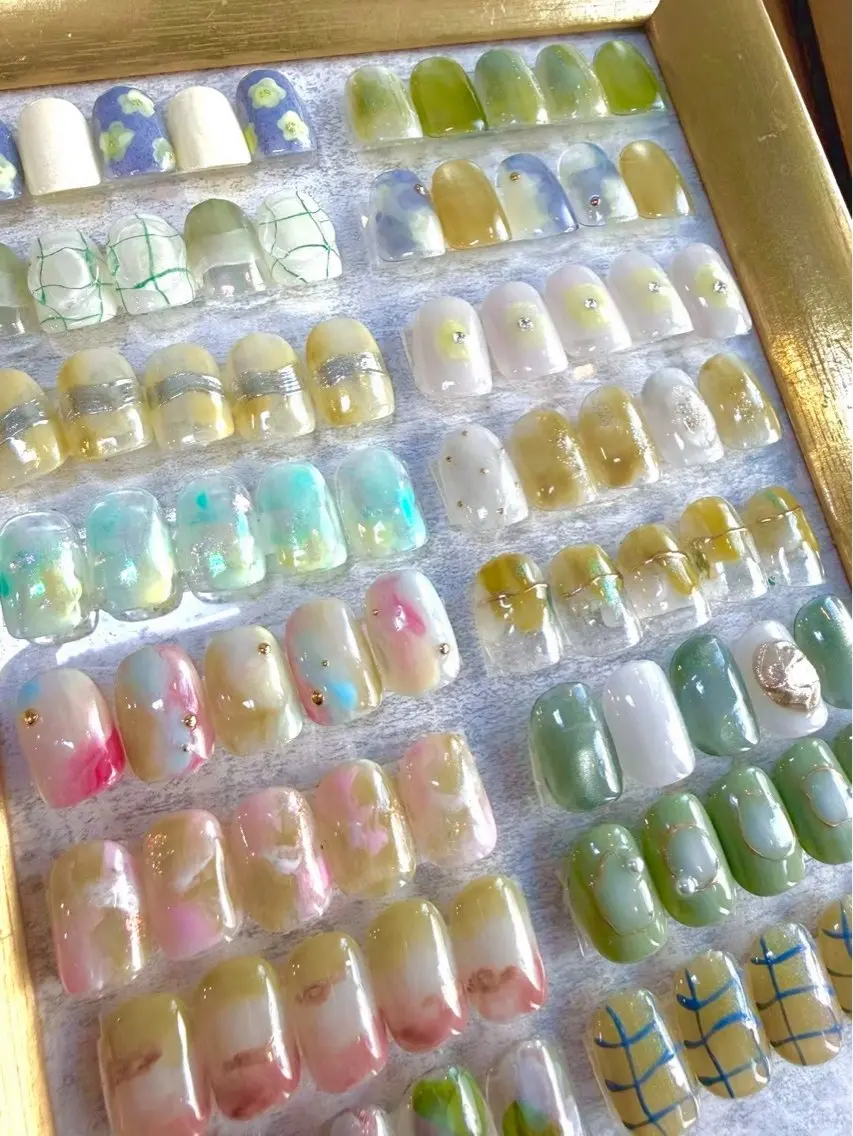 ネイル ニュアンスネイル シンプルネイル _gemies._. hitomiのネイルデザイン
