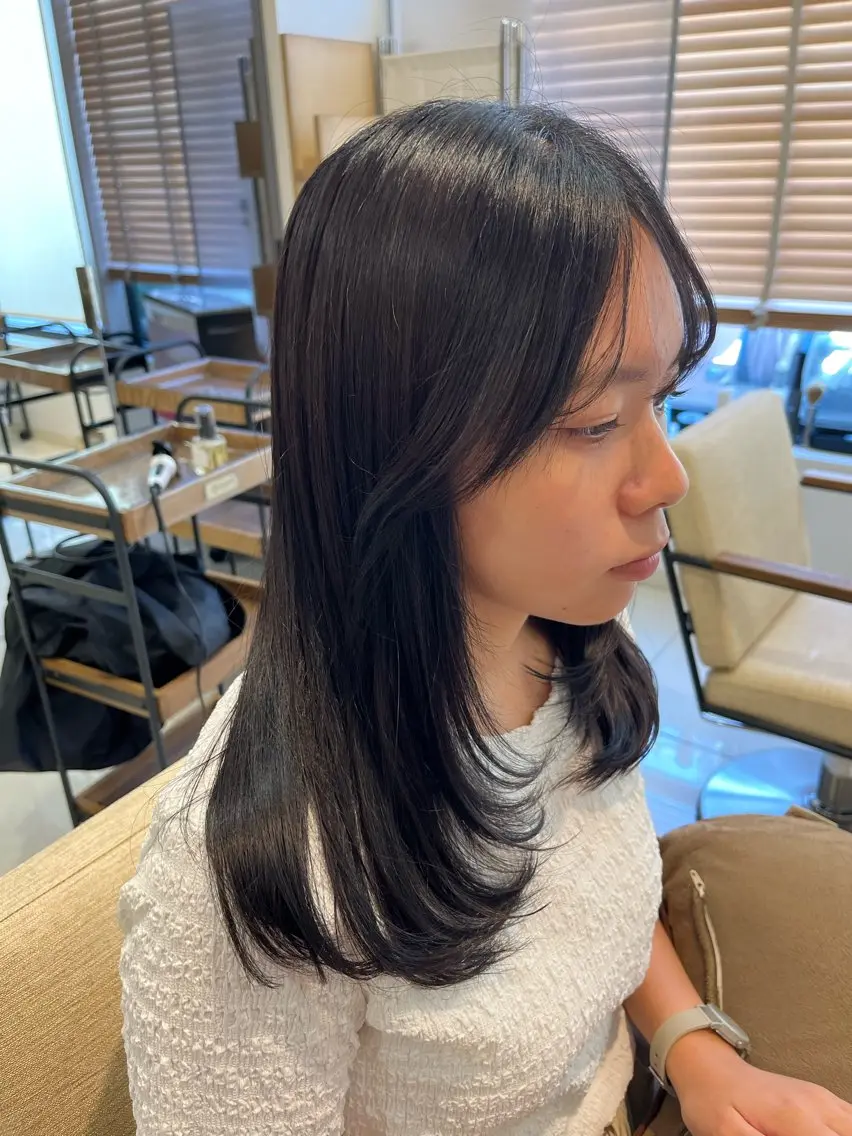 セミロング カラー 透明感カラー レイヤーカット なつな/ 透明感カラーのヘアスタイル