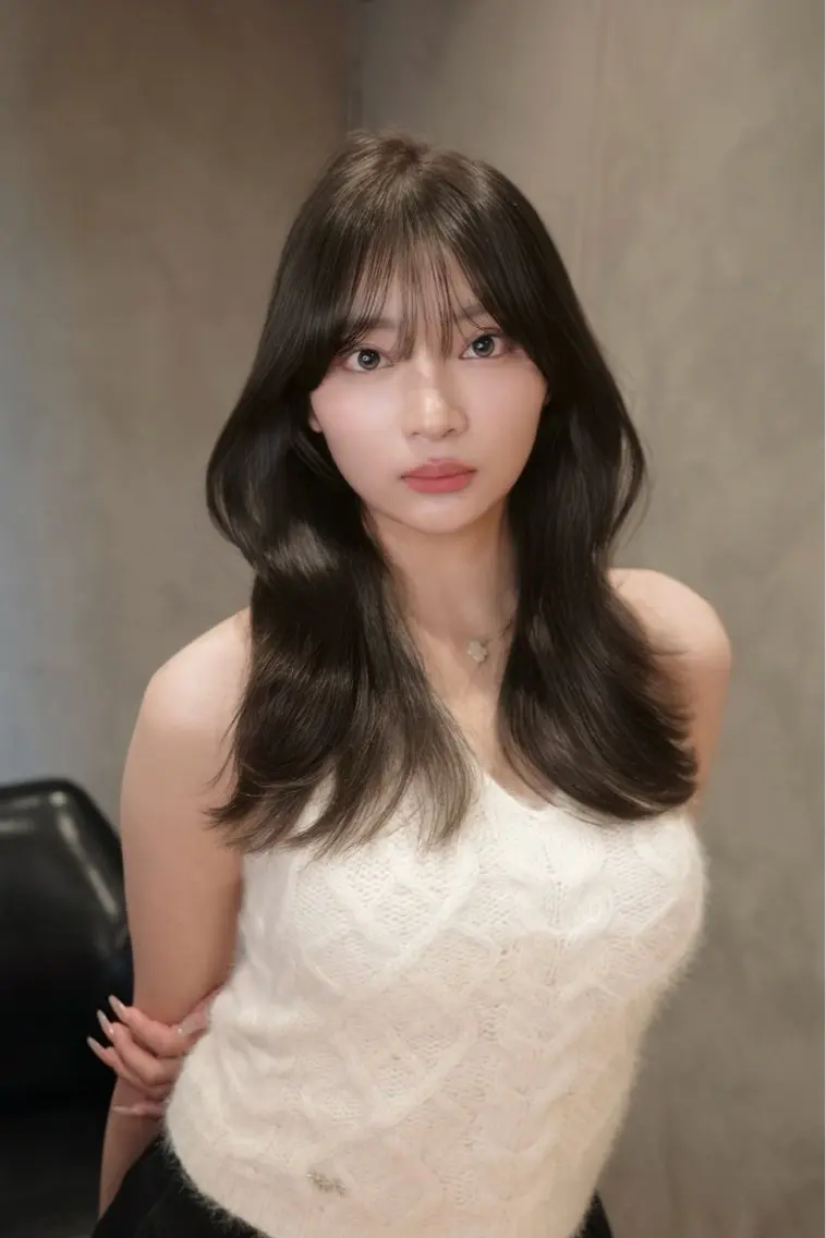 セミロング 髪質改善 レイヤーカット 似合わせカット カット ヘアカラー 美顔形成｜レイヤー ｜青山のヘアスタイル
