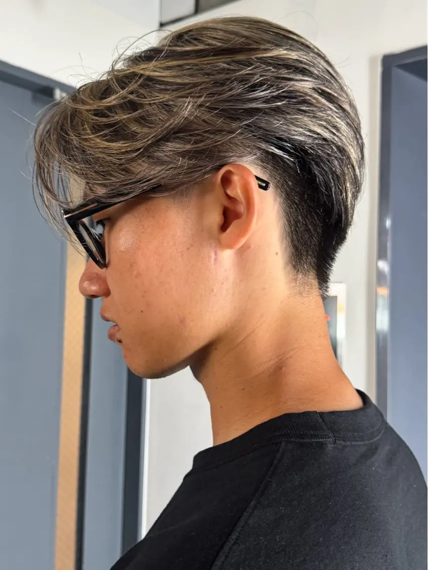 ショート カラー メンズ メンズバレイヤージュ センターパート バレイヤージュ レイヤーカット アンニュイレイヤー/ 火ノ見🪡のヘアスタイル