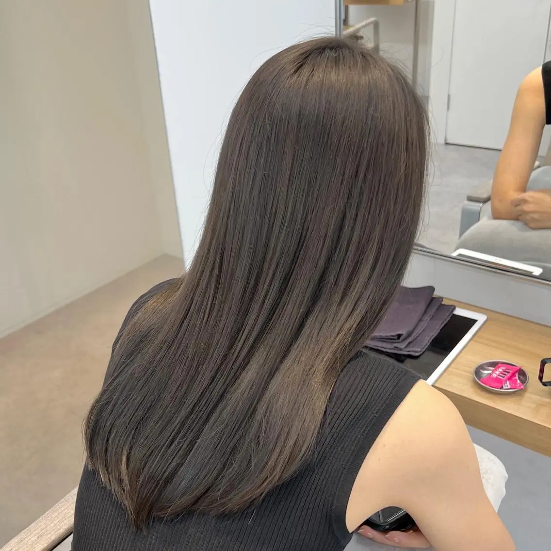 セミロング カット ヘアカラー 🫧髪質改善•艶カラ ー特化🫧谷奥甲太のヘアスタイル