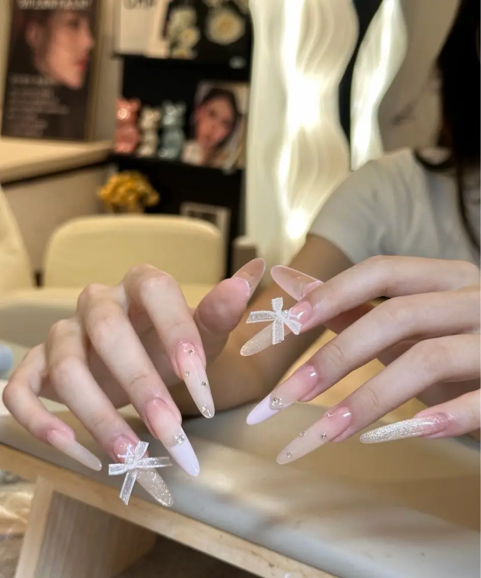 ネイル フレンチネイル キラキラネイル 韓国ネイル シンプルネイル ワンホンネイル ハンドネイル MEI Nailのネイルデザイン