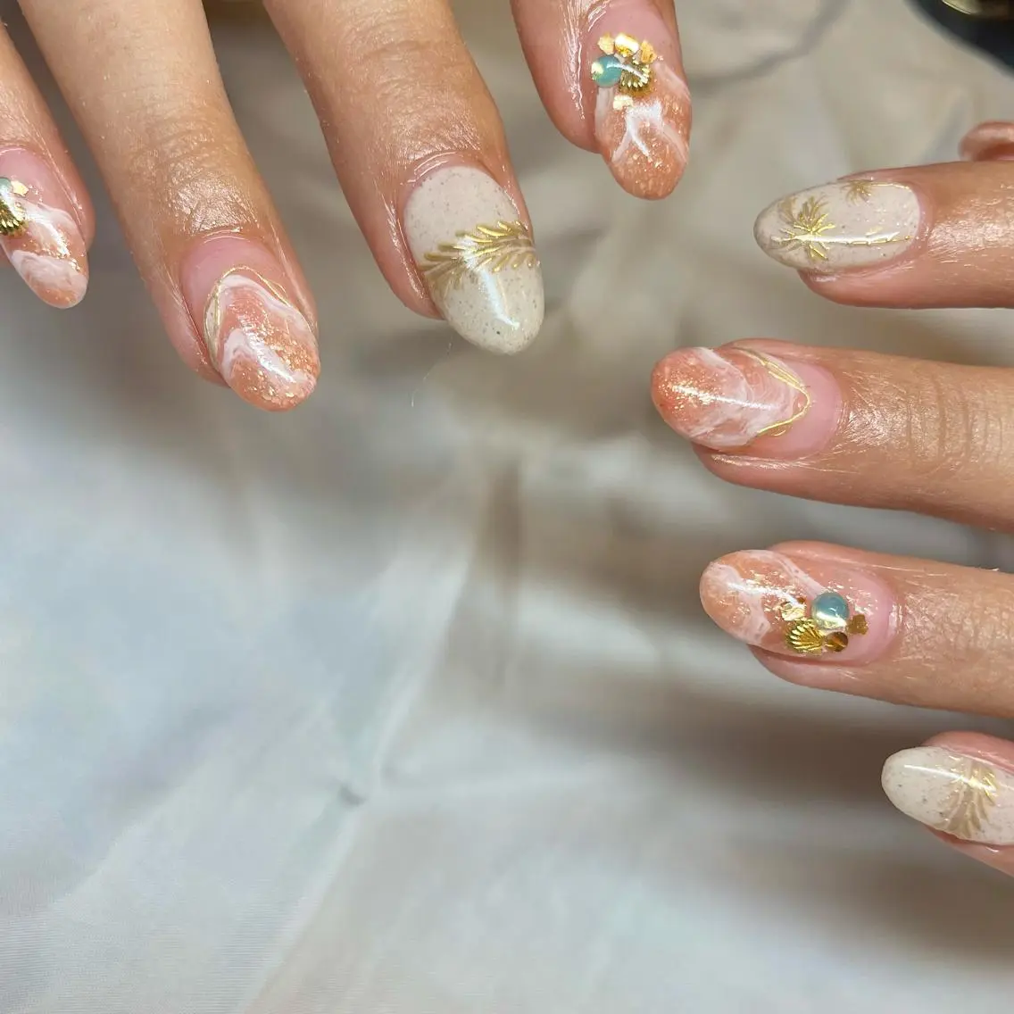 ミディアム カラー パーマ ヘアアレンジ メンズ キッズ ネイル マツエク・マツパ アイブロウ オレンジ カラーマツエク オレンジ el. by Aoのネイルデザイン
