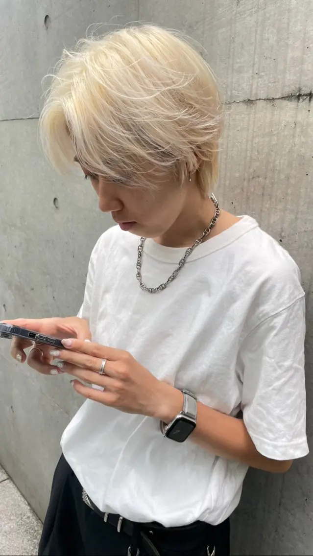 ショート 保野加/トレンドボブ 透明感爆発カラーのヘアスタイル