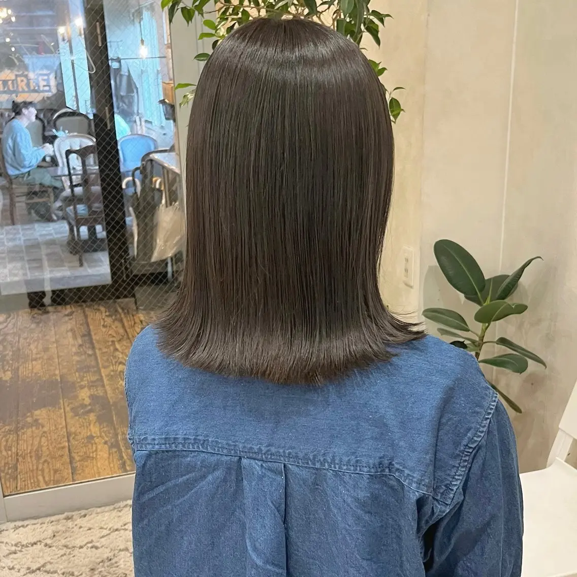 ミディアム カット ヘアカラー トリートメント SiLO yuri andoのヘアスタイル