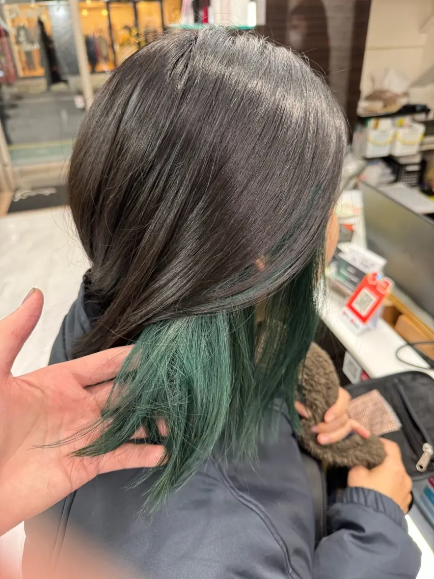 ミディアム カラー ヘアアレンジ 切りっぱなしボブ ミストバング ブリーチ ブラウンカラー デザインカラー カット ヘアカラー トリートメント 目黒 碧人のヘアスタイル