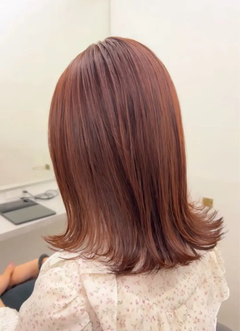 ミディアム カラー ヘアアレンジ カット ヘアカラー トリートメント 李奈🌼レイヤー/ 透明感ブリーチカラーのヘアスタイル