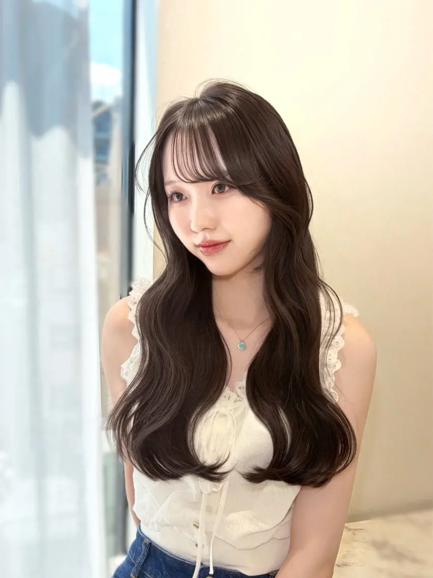セミロング ヘアカラー ミディアムレイヤー shion‎🤍のヘアスタイル
