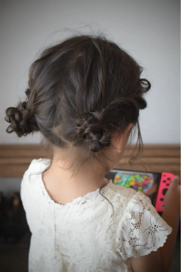 セミロング ヘアアレンジ 岩村 夏姫のヘアスタイル