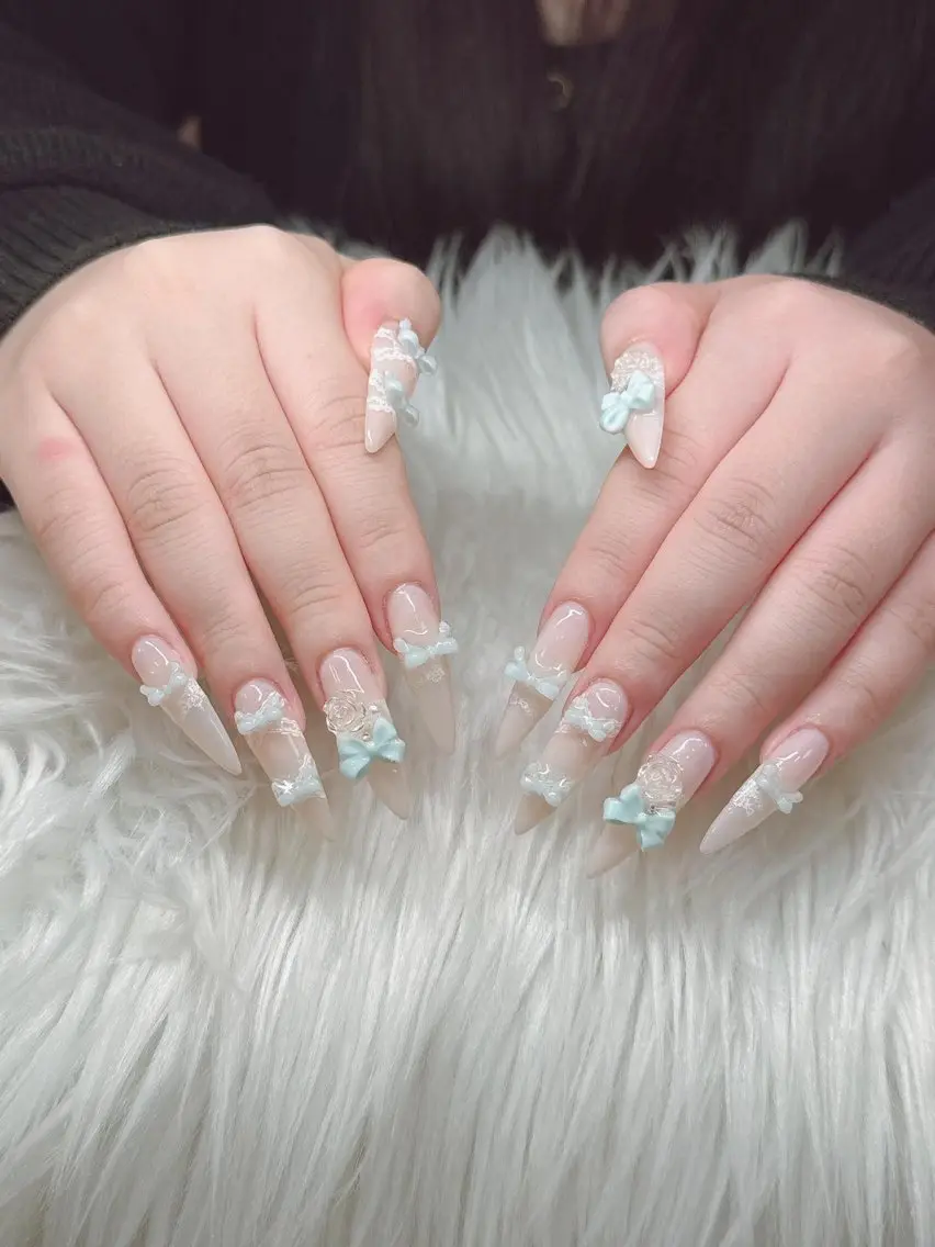 ネイル 長さ出し グラデーション 卒業式 キラキラネイル マグネットネイル Lee Nailsのネイルデザイン