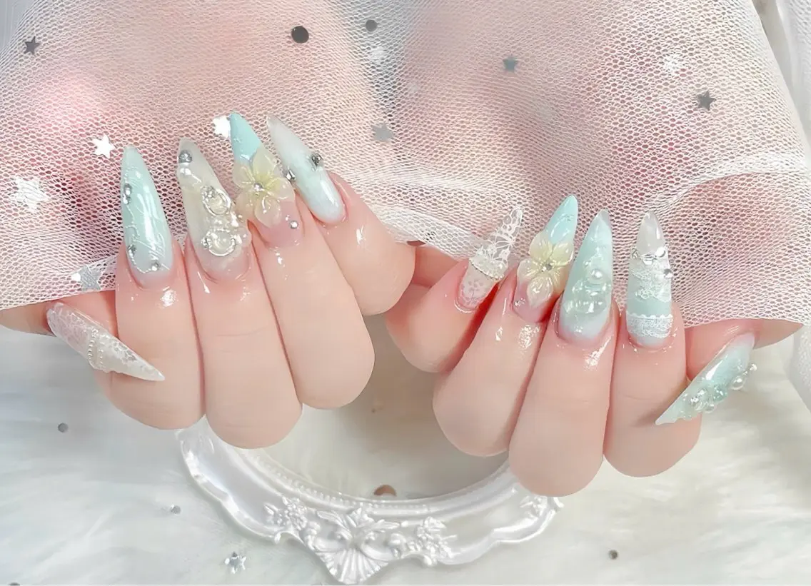 ネイル チークネイル 長さ出し フレンチネイル ジェルネイル グラデーション ハンドネイル THANHTHANH NAILのネイルデザイン