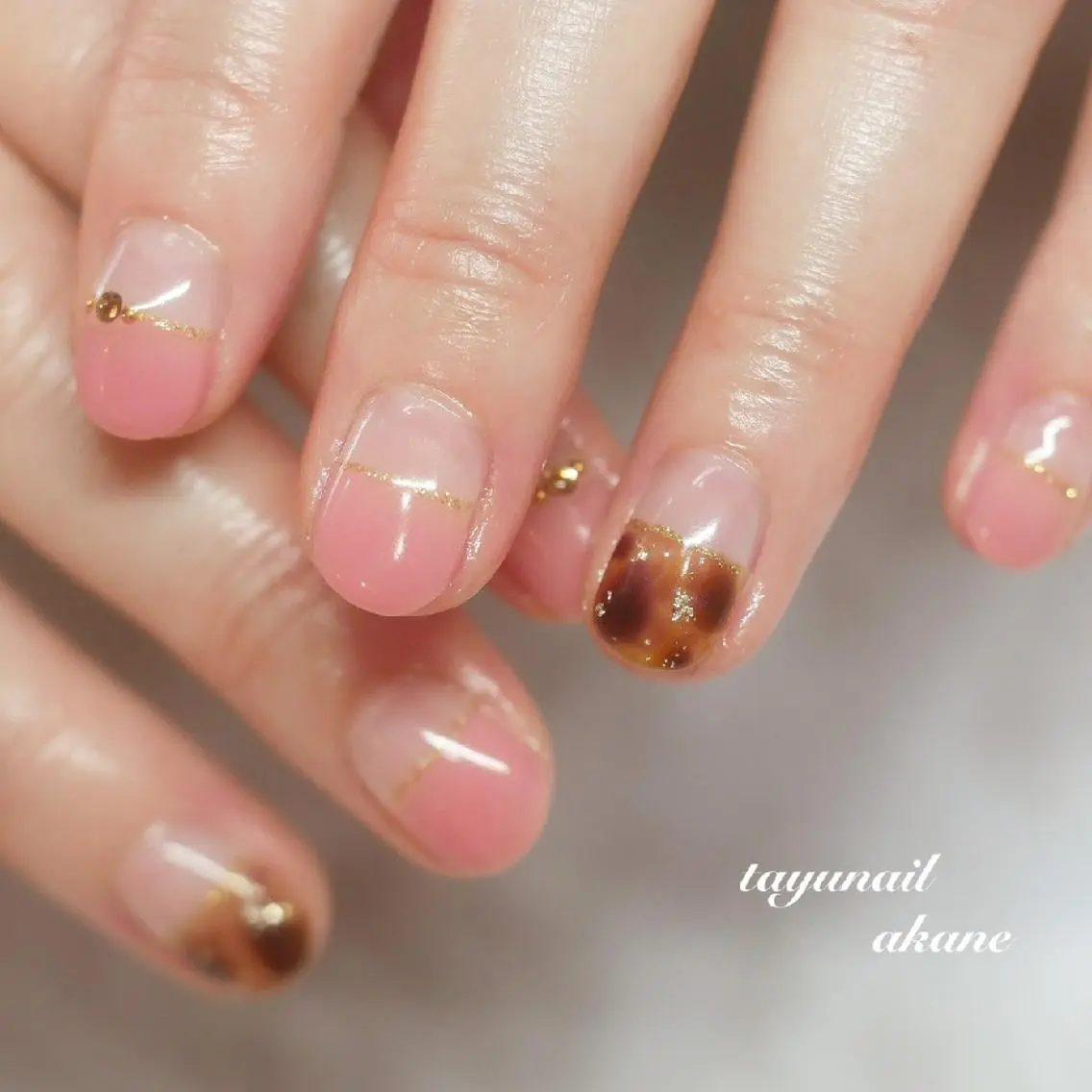 ネイル べっ甲ネイル ブルー フレンチネイル ジェルネイル パラジェル ネイルサロン 【たゆnail】のネイルデザイン