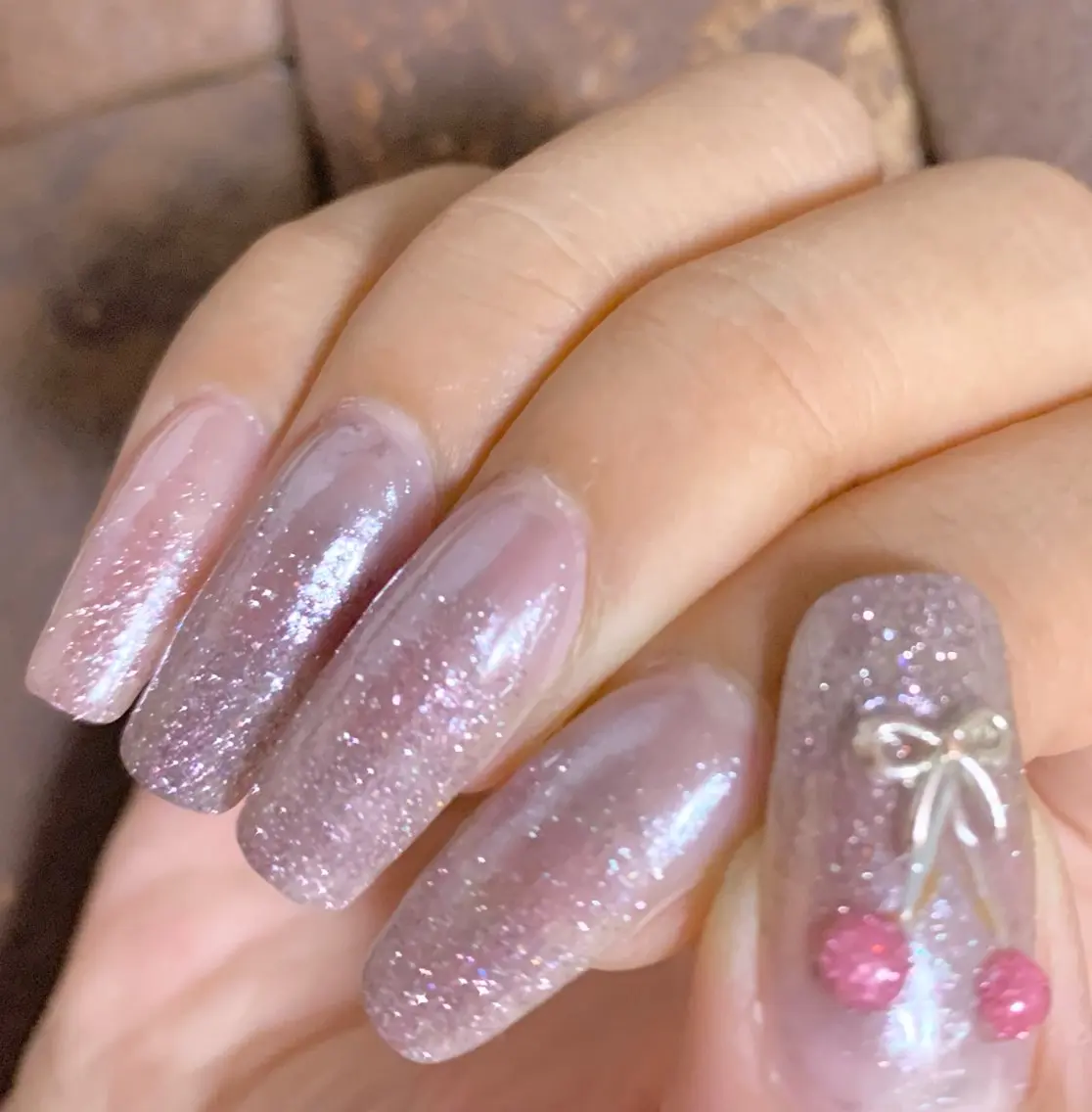ネイル フラッシュネイル キラキラネイル ラメ(グリッター) ミラーネイル ピンク ハンドネイル R nailのネイルデザイン