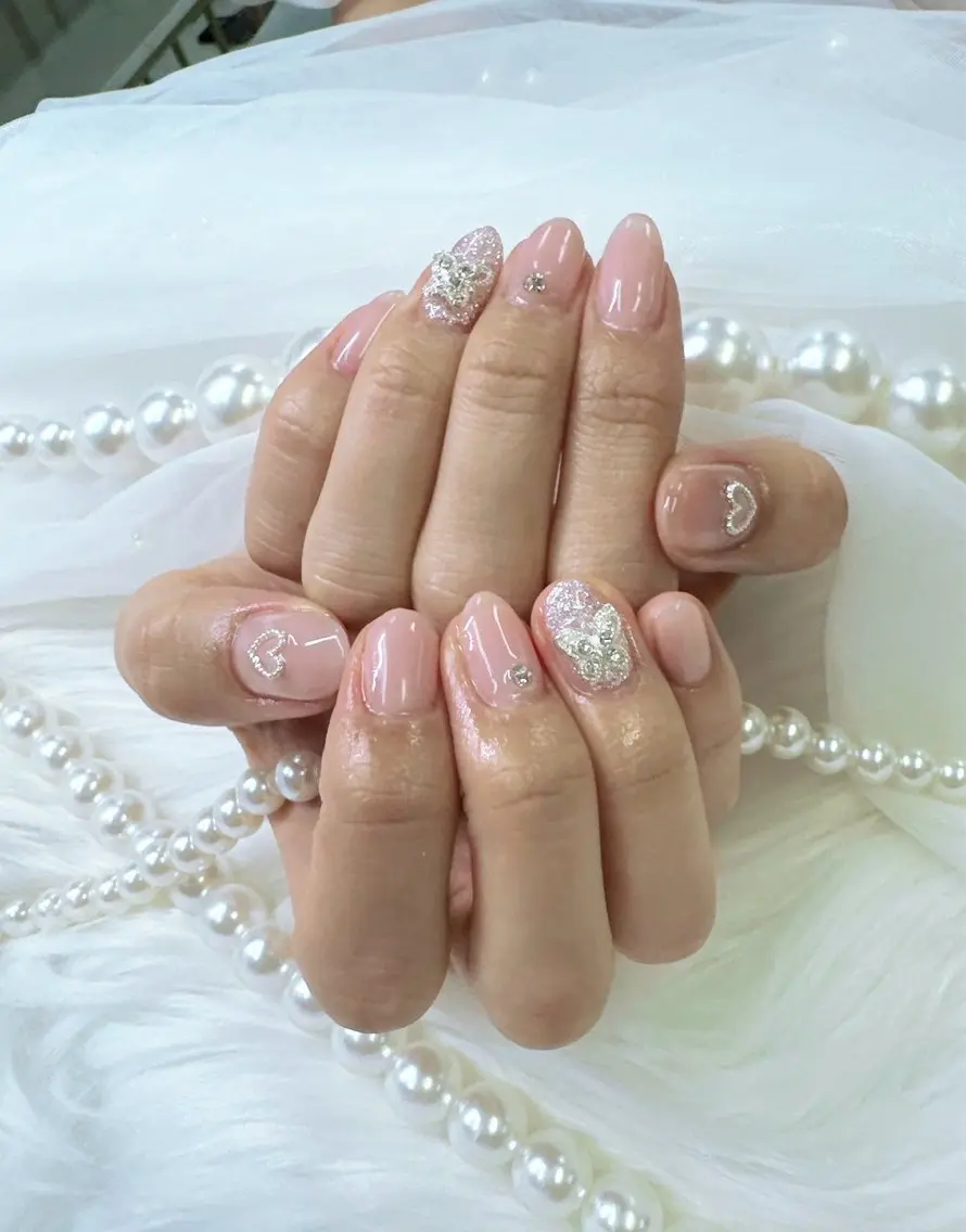 ネイル アートネイル ボルドー チークネイル ドット フレンチネイル Queeens nailのネイルデザイン