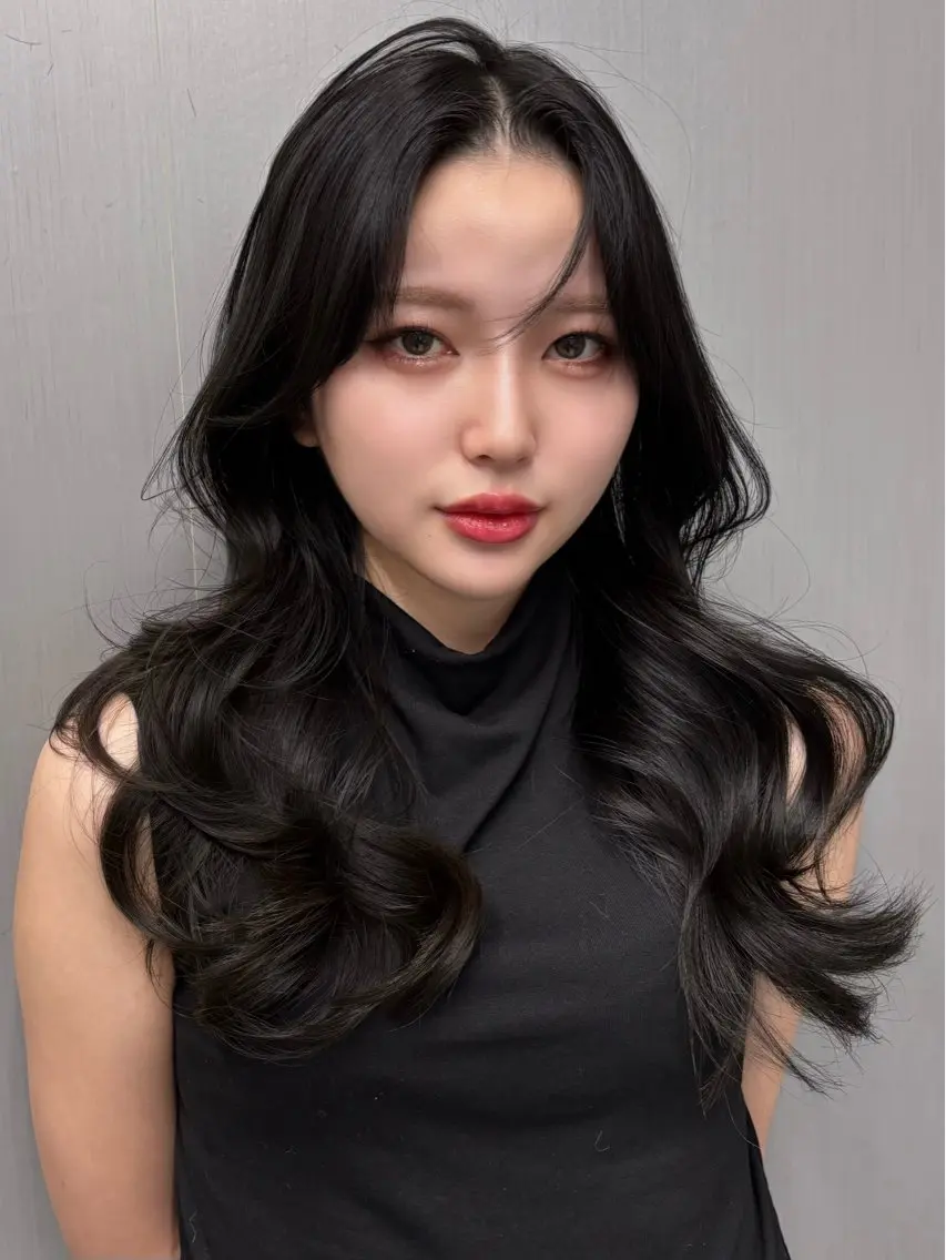 ロング カラー レイヤーカット カット ヘアカラー トリートメント SHOUHEI 韓国風レイヤーカットのヘアスタイル