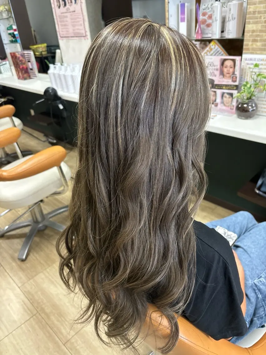 カラー ハイライトカラー 千上 結希奈のヘアスタイル