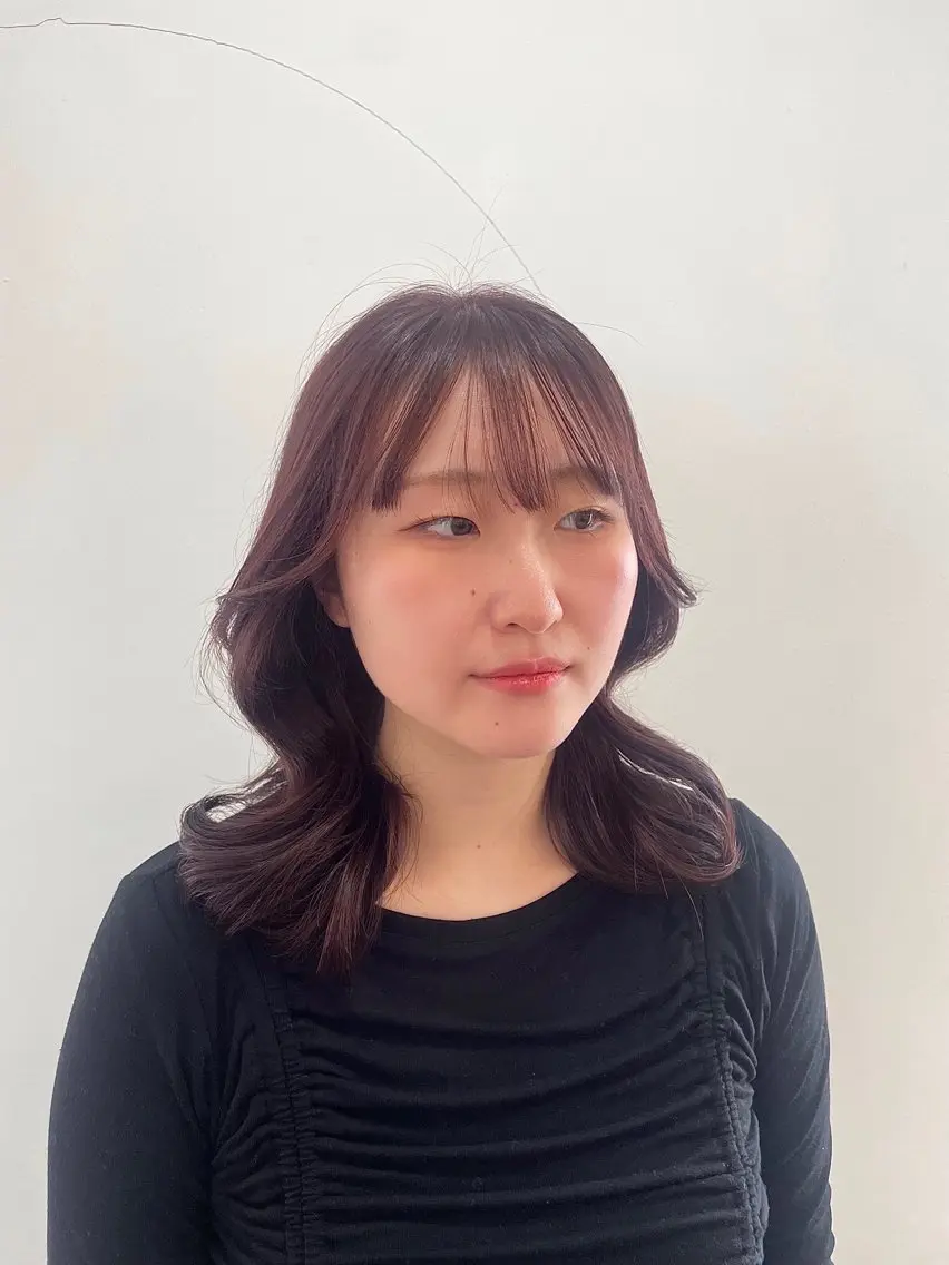 ミディアム カラー ブリーチ ケアブリーチ イヤリングカラー インナーカラー 髪質改善 カット ヘアカラー トリートメント mopa_kaede ナチュラル/レイヤーのヘアスタイル
