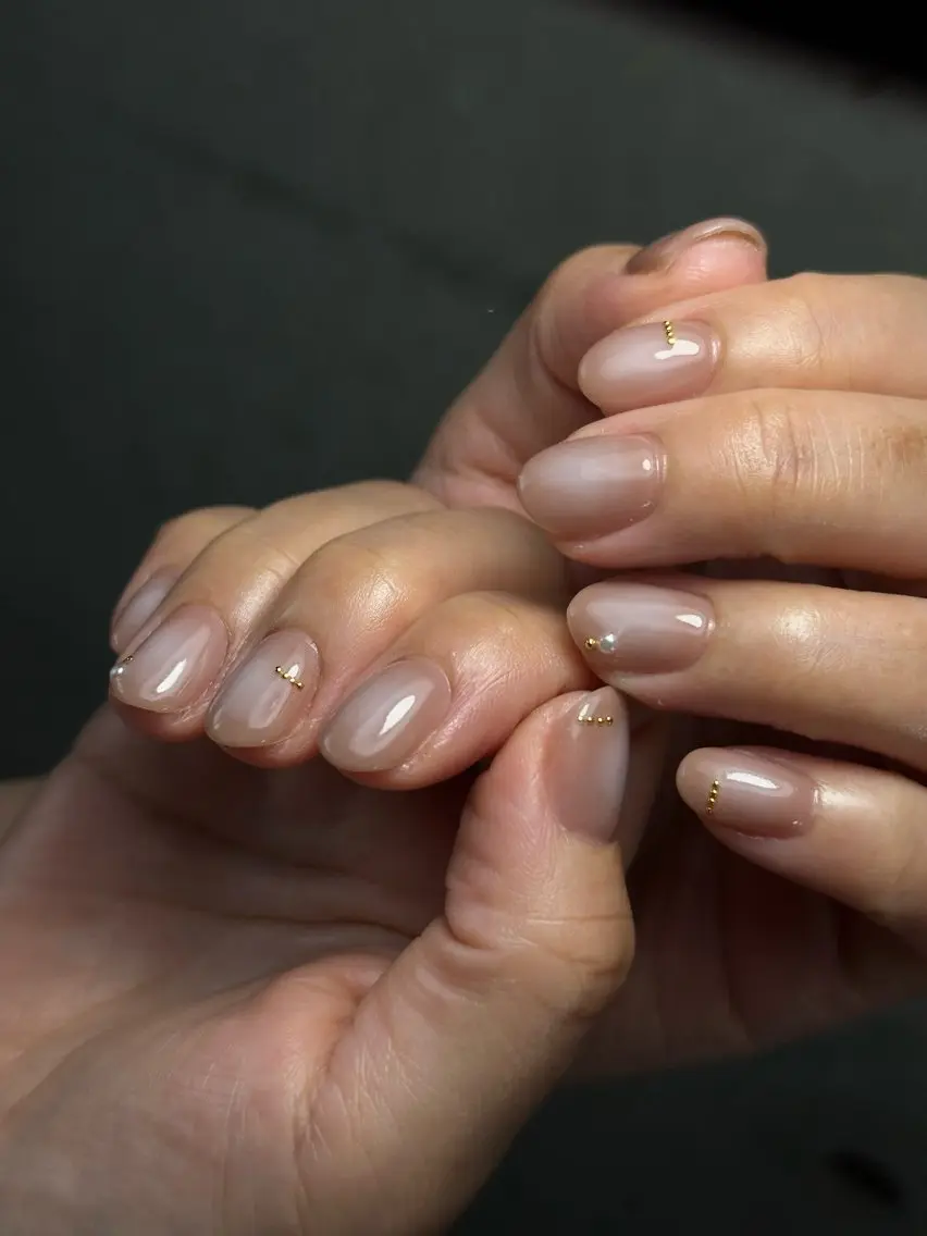ネイル チークネイル nails MODA 眉リストのネイルデザイン