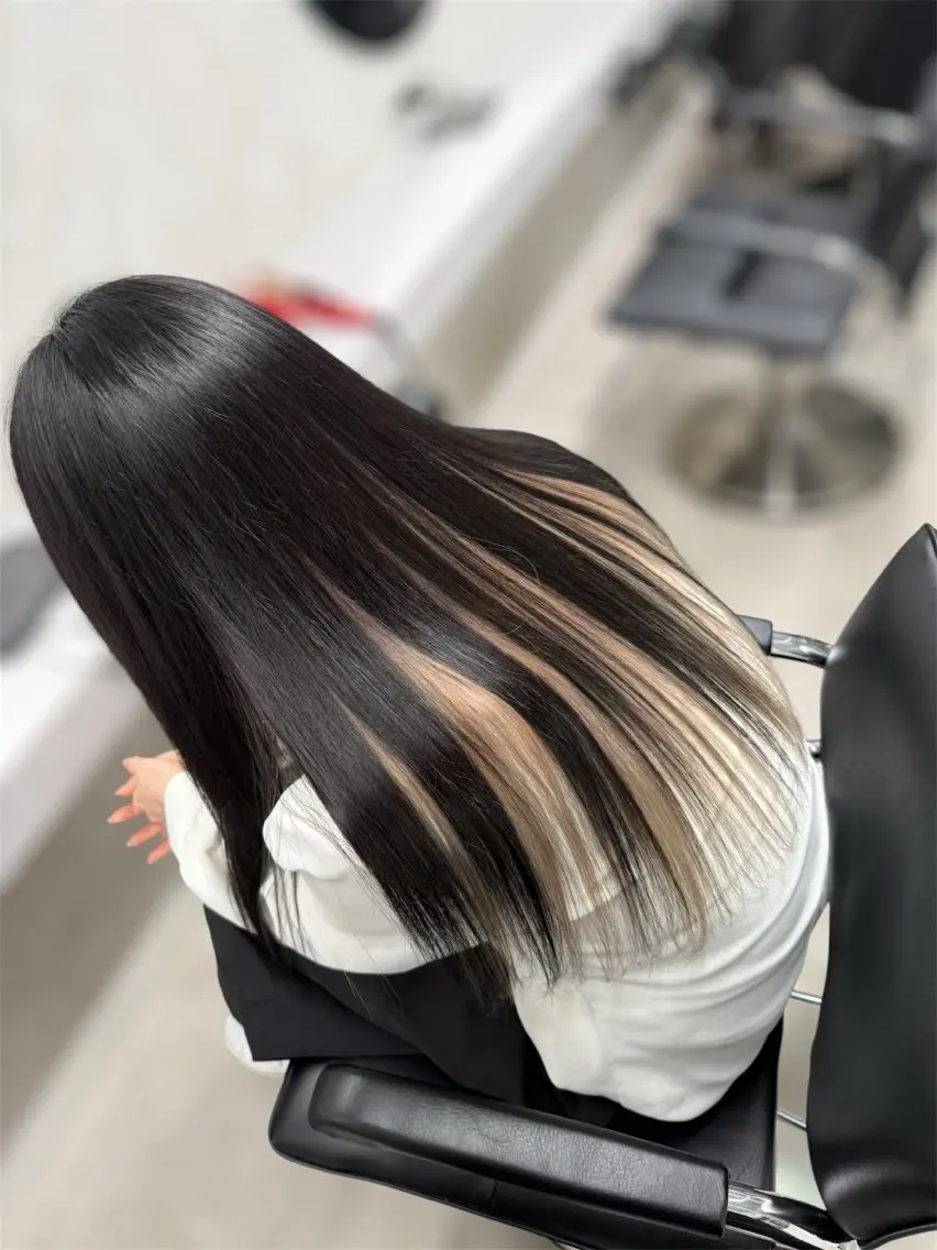 ミディアム ヘアカラー レイヤー／ハイトーン 🍎森貝洋亮🍎のヘアスタイル