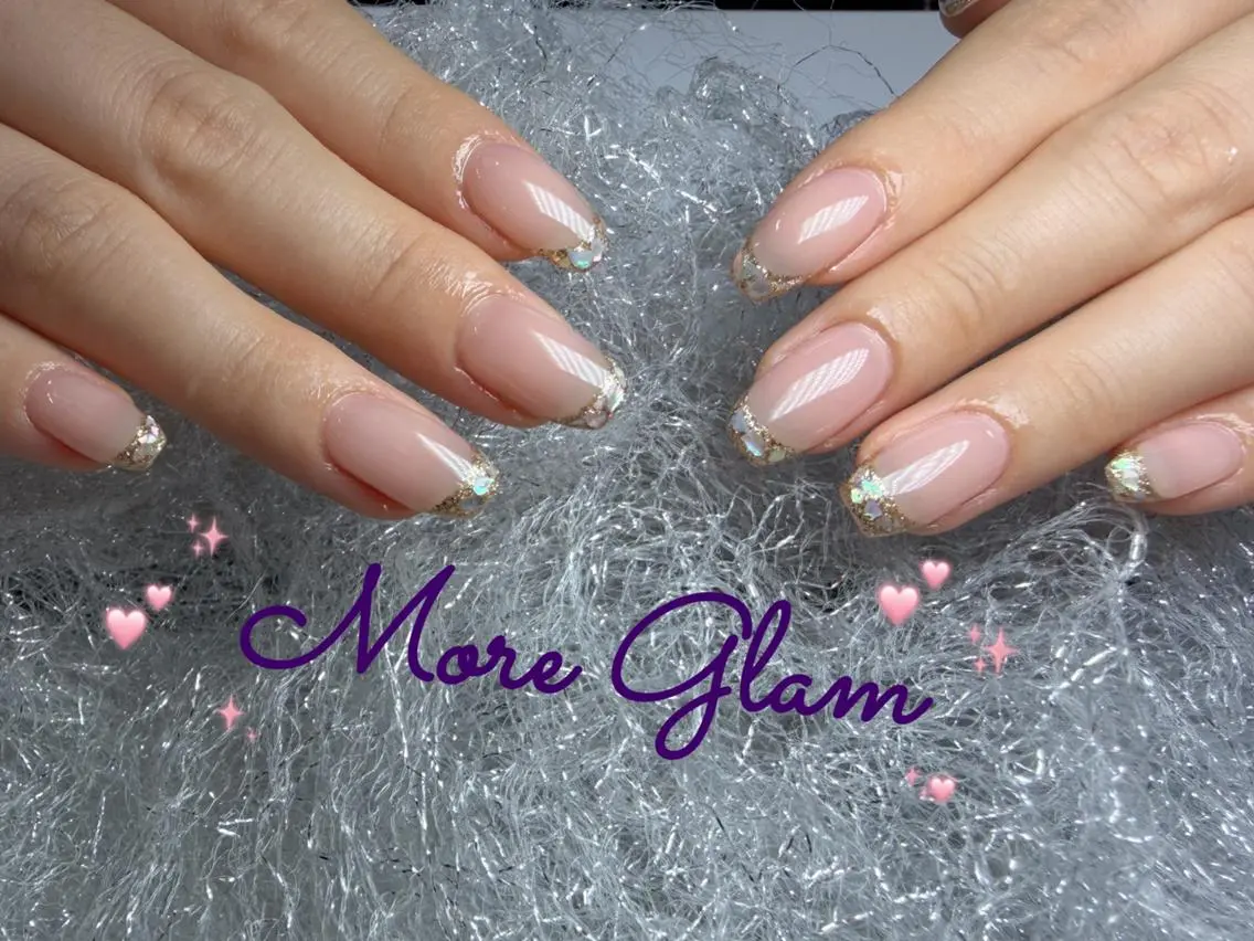 ネイル 長さ出し フットネイル フレンチネイル ジェルネイル ガラスフレンチ More Glam 池袋東口店のネイルデザイン