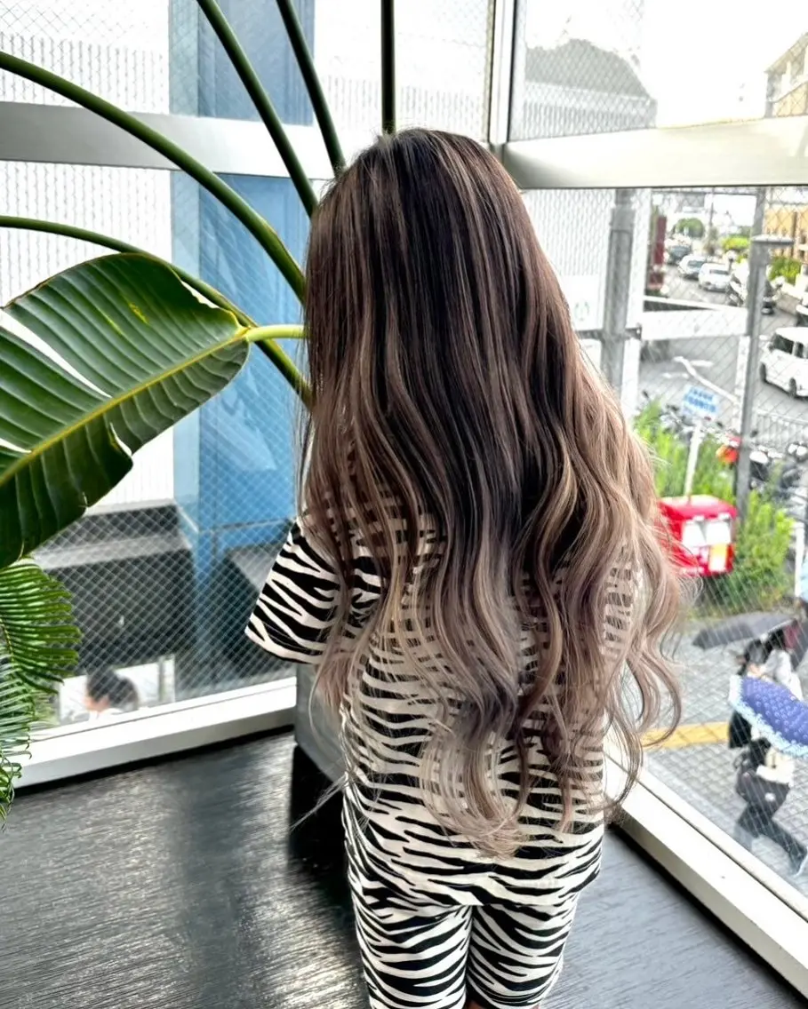 ロング ヘアカラー 桝田 友美のヘアスタイル