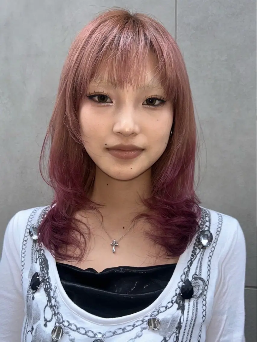 セミロング カラー スギヤマ シユのヘアスタイル