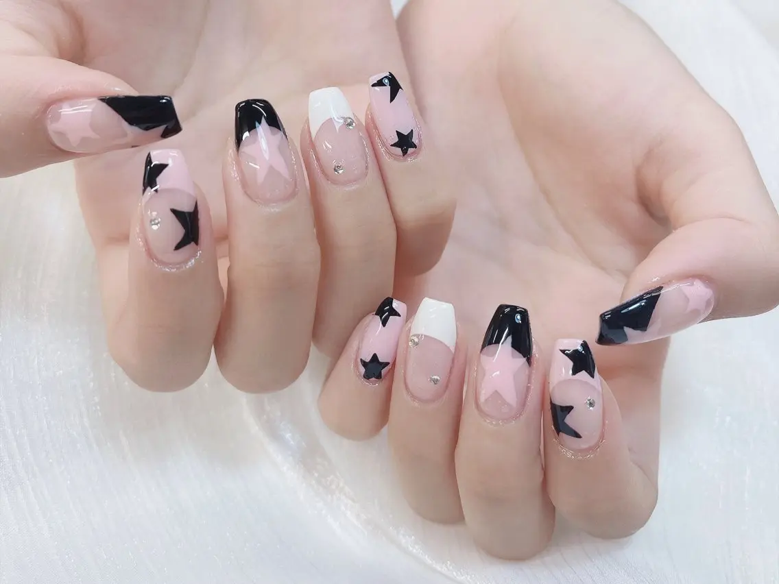 ネイル チークネイル 成人式 フレンチネイル グラデーション 氷ネイル・うるうるネイル ハンドネイル DUO MI nail salonのネイルデザイン