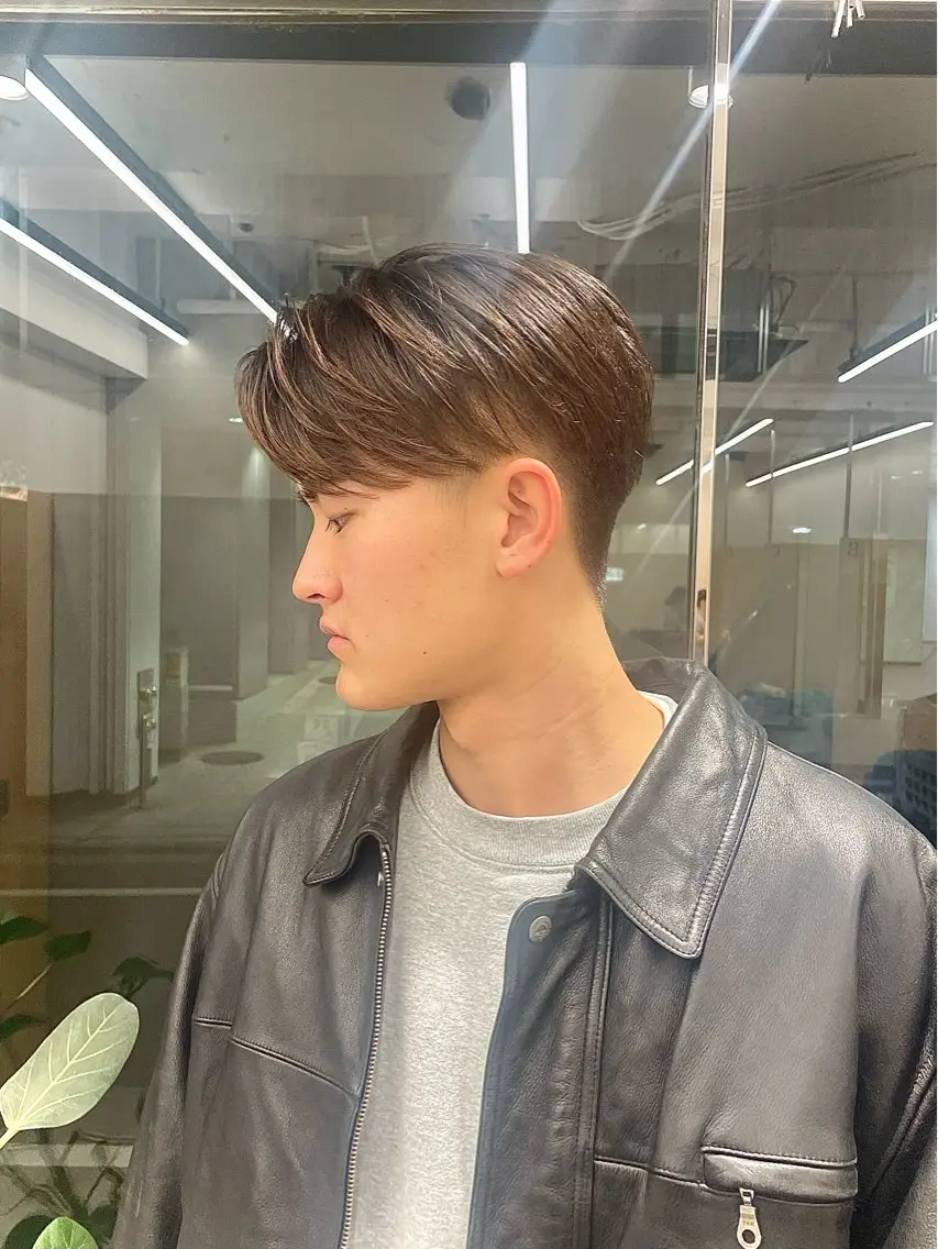 ショート カラー メンズ カット ヘアカラー トリートメント カット・ブリーチ TAIGAのヘアスタイル