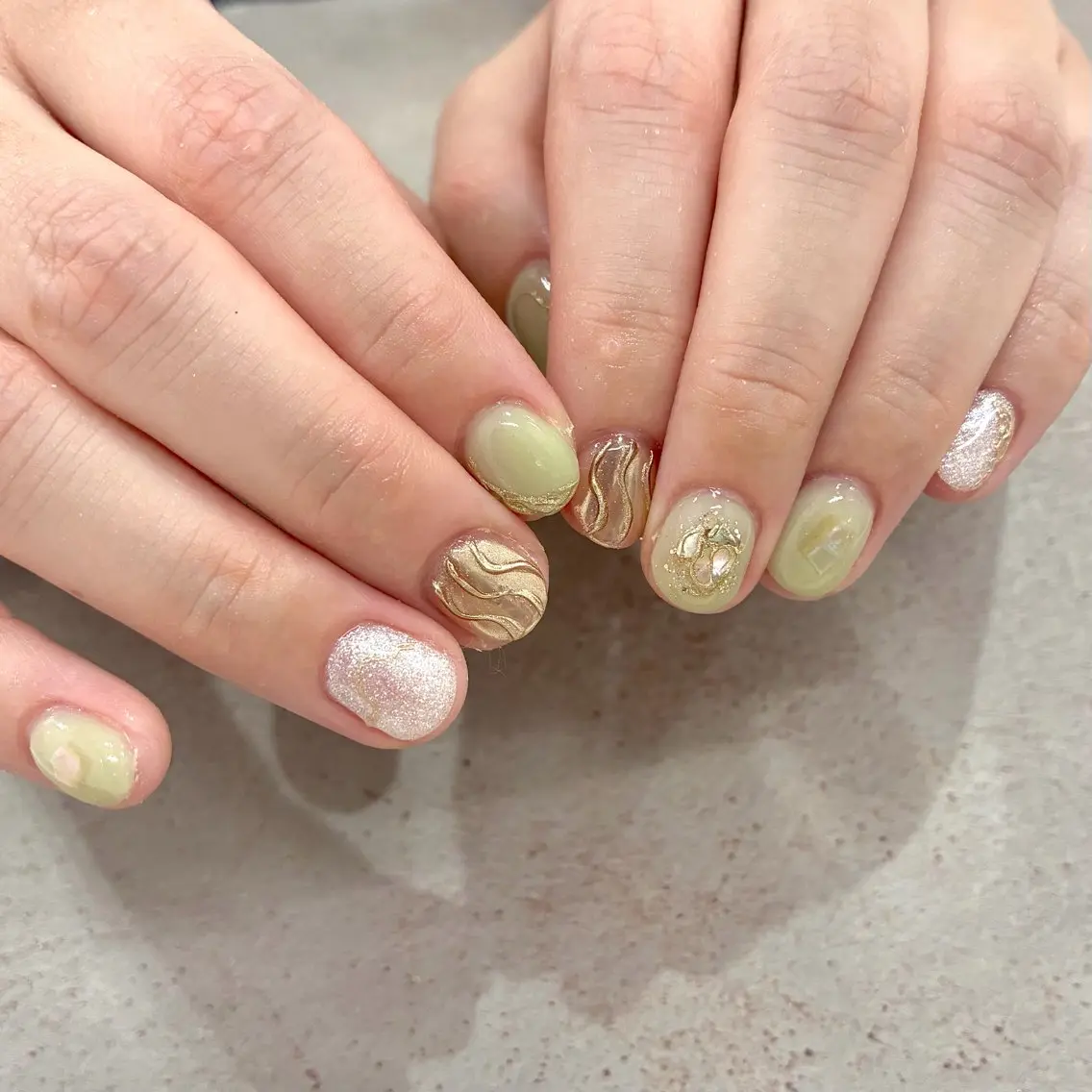 ネイル ニュアンスネイル ハンドネイル _white 上本町店のネイルデザイン