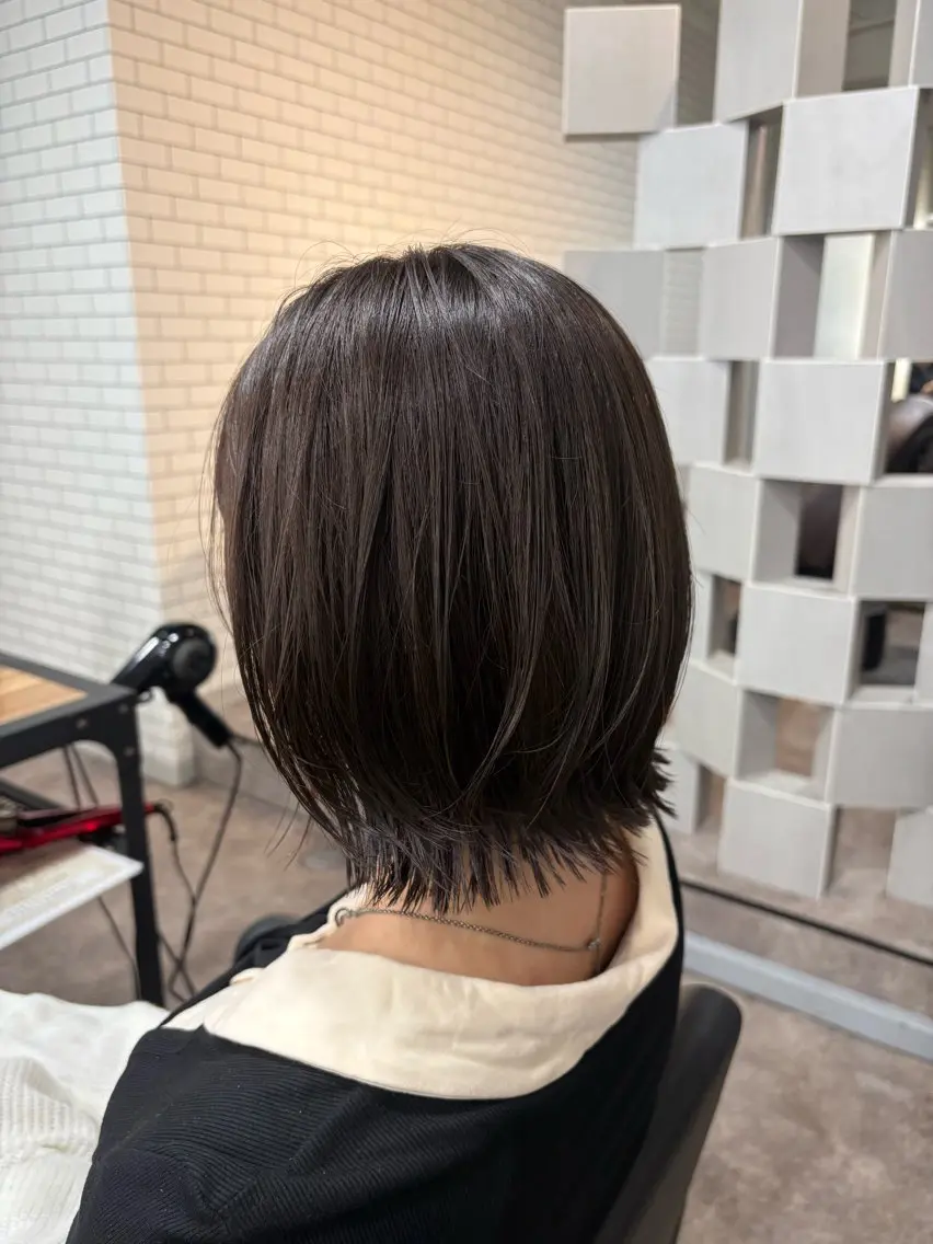 ショート カラー カット 長井 陽菜のヘアスタイル