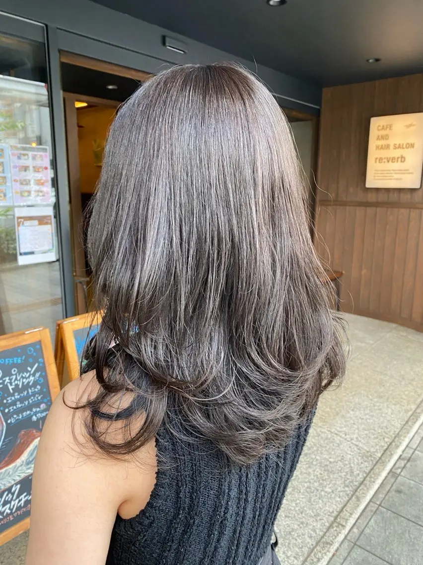カラー 今枝莉菜 上品なツヤカラーのヘアスタイル
