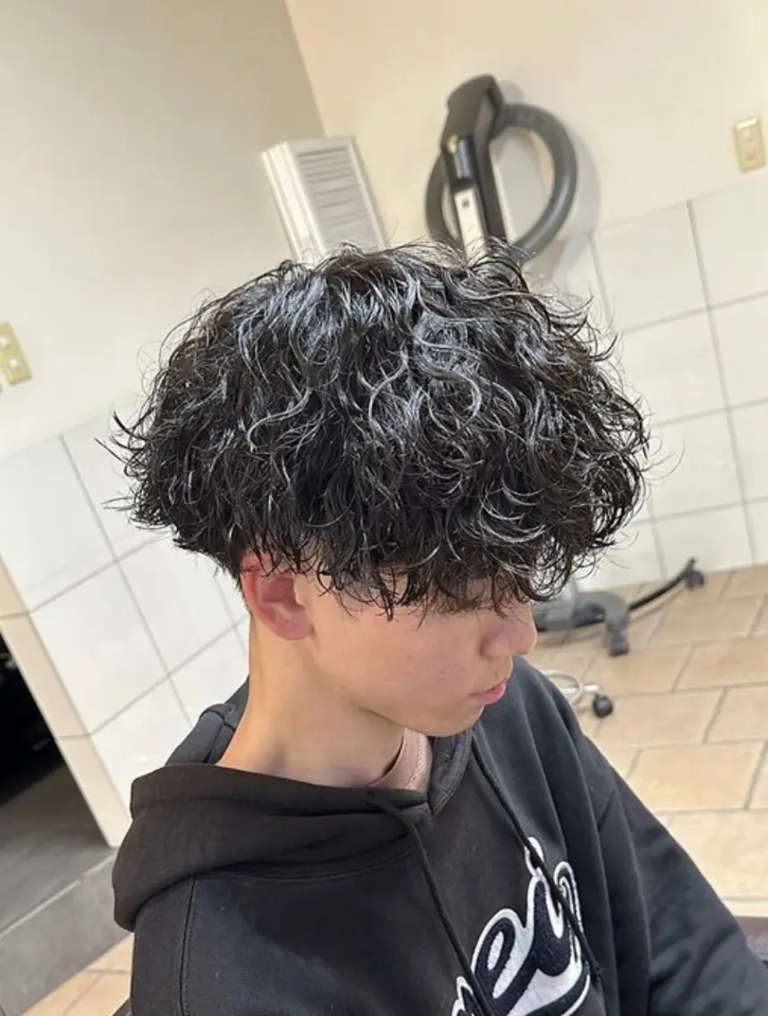 メンズ メンズパーマ 波巻きパーマ カット パーマ 杉田 虹夢のヘアスタイル