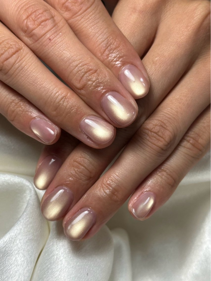ネイル アニマル柄 オーロラネイル フットネイル フレンチネイル ジェルネイル ハンドネイル mogu nailのネイルデザイン