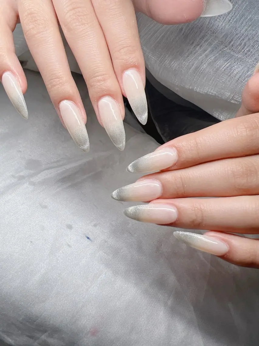 ネイル 長さ出し グラデーション 卒業式 キラキラネイル マグネットネイル ハンドネイル Lee Nailsのネイルデザイン