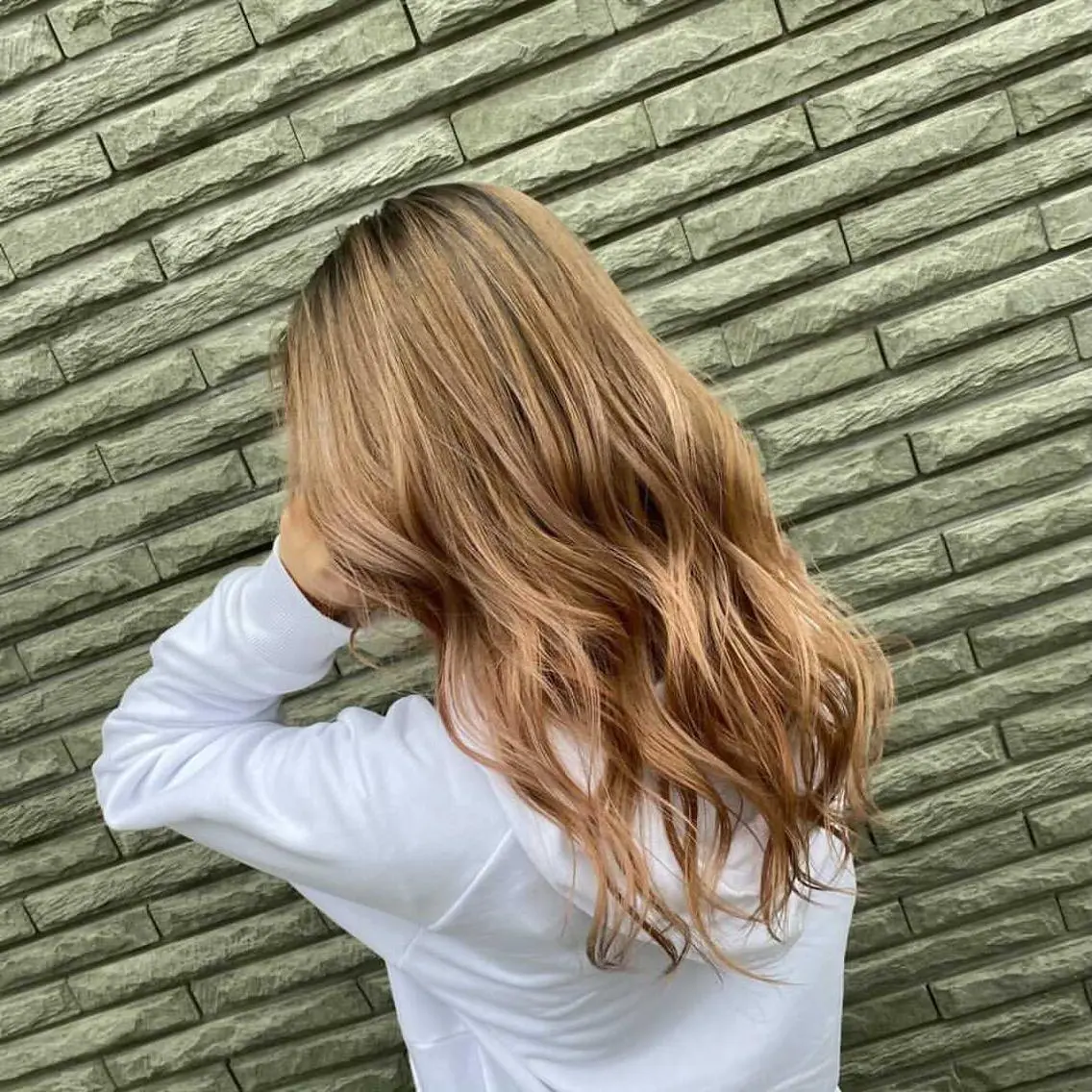 ロング カラー ヘアアレンジ バレイヤージュ デザインカラー ハイライトカラー 外国人風カラー ハイライト アンドウ ユウ/ レイヤーカット/韓国のヘアスタイル