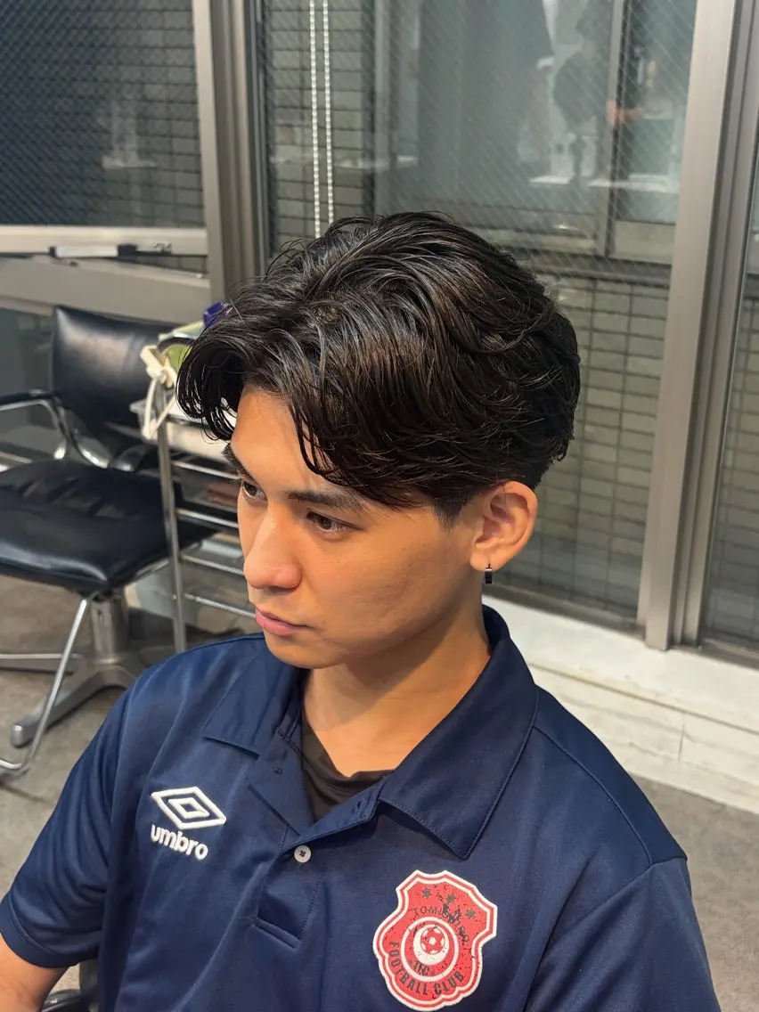 ミディアム パーマ ミディアムパーマ ツイストスパイラルパーマ 学生 スパイラルパーマ ツイストパーマ カット パーマ fifth/原宿/ 毛流れ/しゅうとのヘアスタイル
