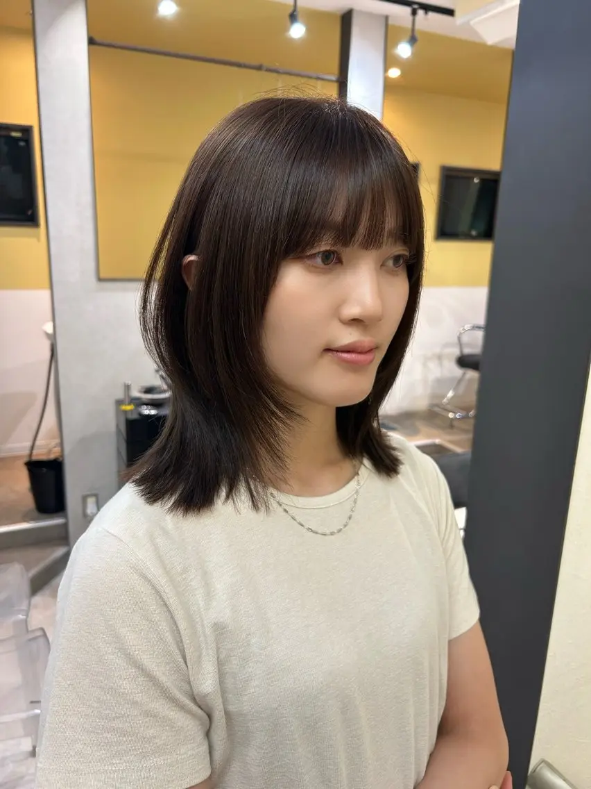 ミディアム カラー ミディアムレイヤー レイヤーカット カット ヘアカラー トリートメント hubhair レイヤー/透明感のヘアスタイル