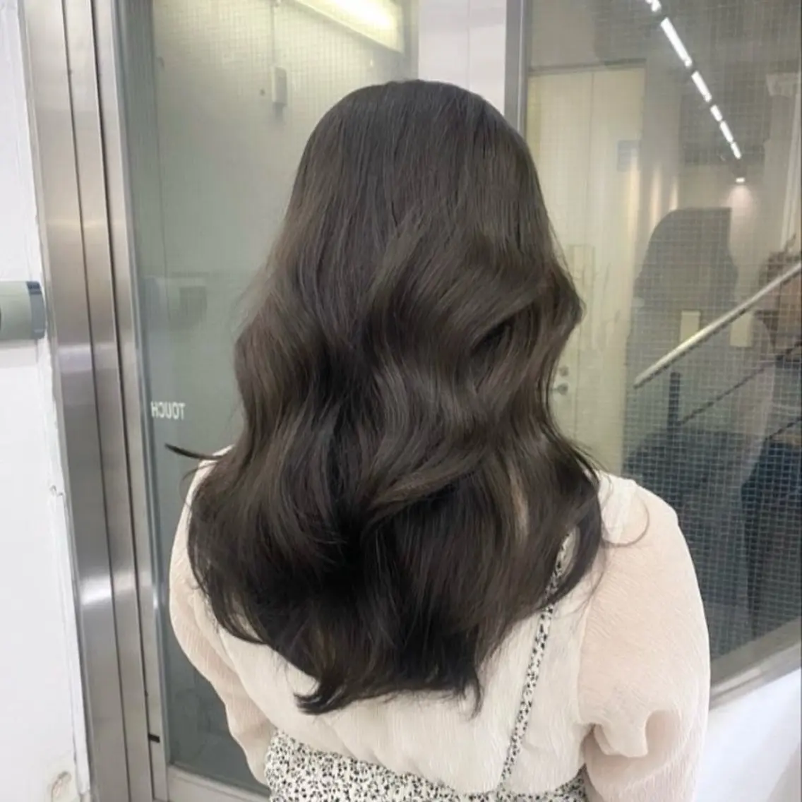 セミロング カラー アッシュ ベージュカラー 黒髪 ブルーカラー ブルーブラック カット ヘアカラー トリートメント ヘッドスパ ヘアセット 艶感/韓国風 🤍moeka🤍のヘアスタイル