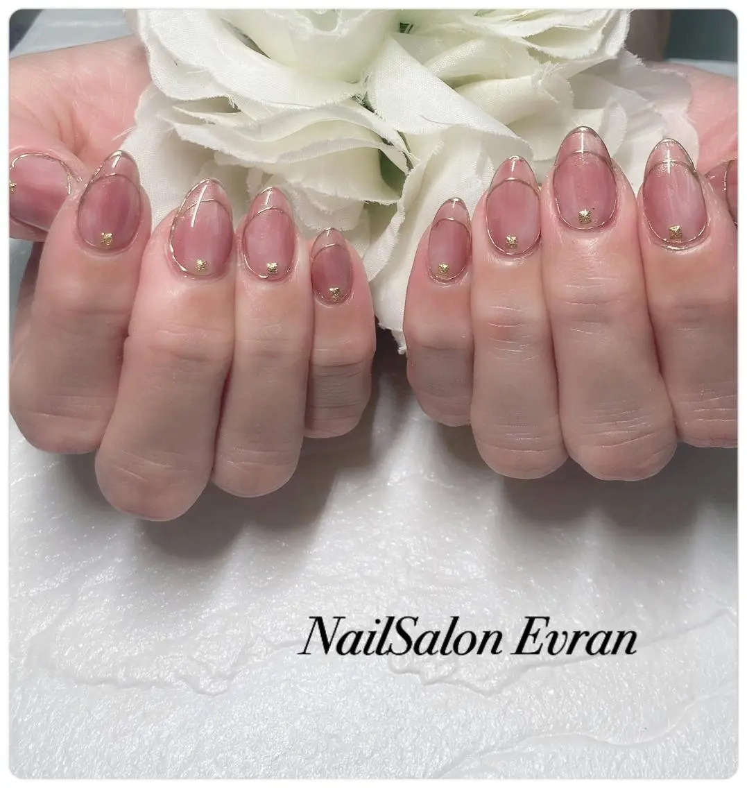ネイル アートネイル フレンチネイル マグネットネイル 持ち込み ニュアンスネイル ハンドネイル Nail salon Evranのネイルデザイン